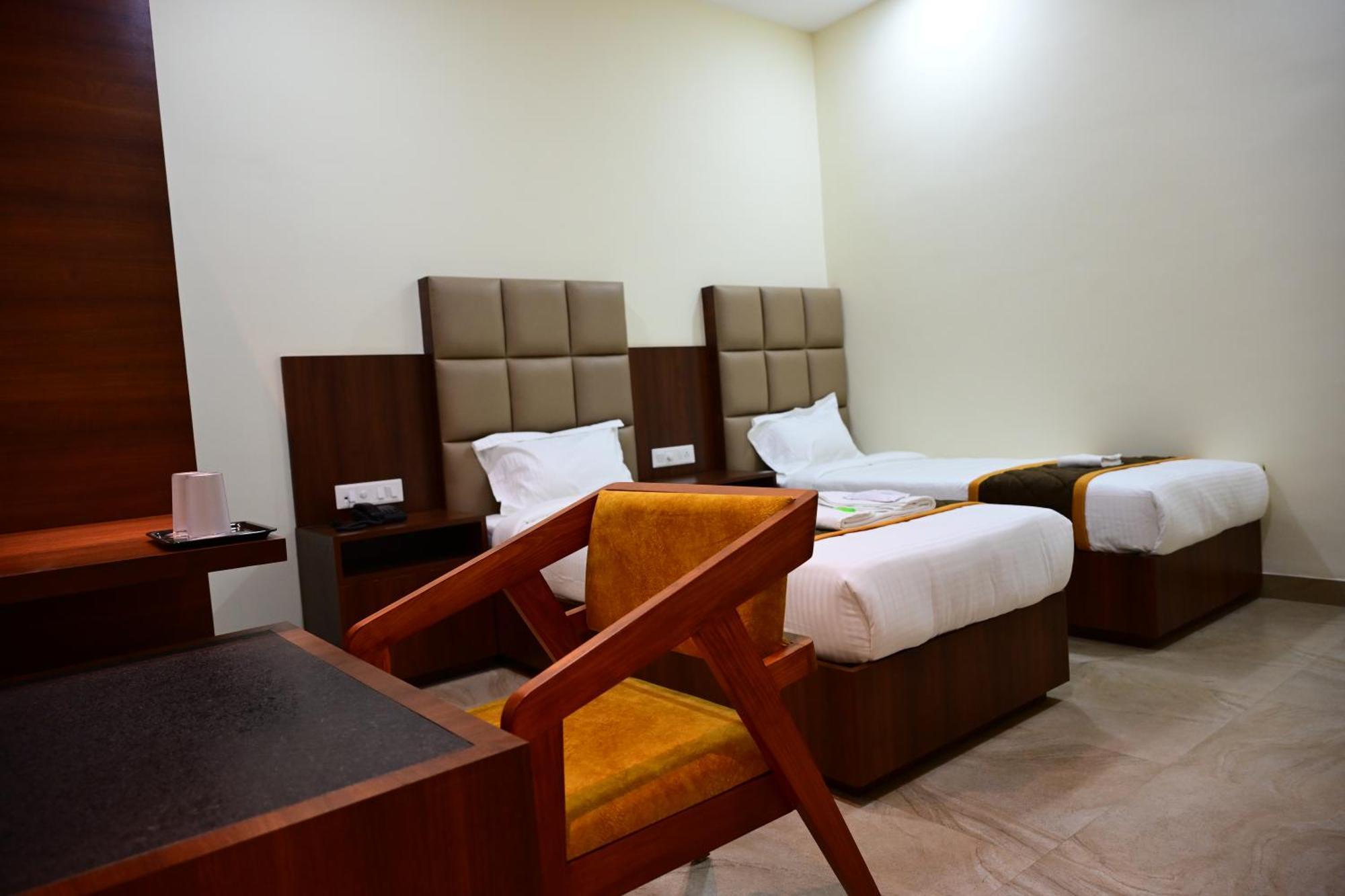 Unnati Stay Inn Vijayapura Bijāpur 外观 照片